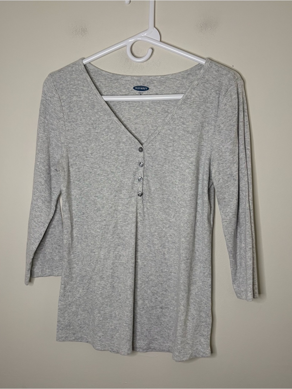 Old Navy Women’s Medium Slim Fit Grey Top Casual Shirt Cozy Fall Neutral